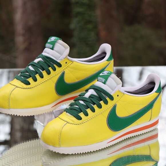 Nike Cortez Stranger Things Hawkins High School - Picture 13 of 16